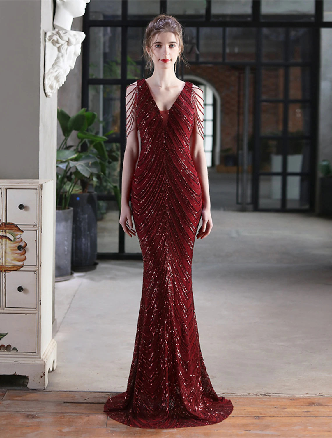 Mermaid / Trumpet Evening Gown Sparkle & Shine Dress Formal Floor Length Sleeveless V Neck Sequined with Fringe Sequin Tassel